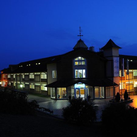 Hotel Aqua Panon Kanjiža Buitenkant foto