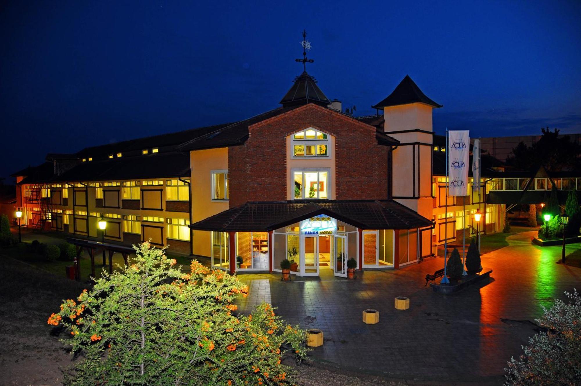 Hotel Aqua Panon Kanjiža Buitenkant foto